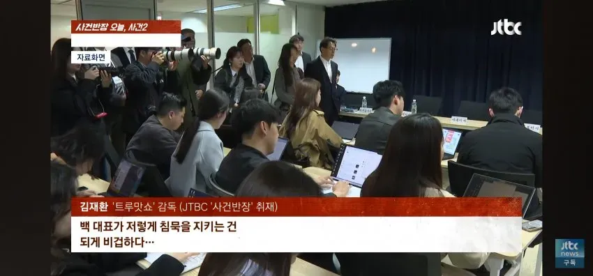 1ebec223e0dc2bae61abe9e74683726d33d4a1cbed768ba794a1613df9b5bd2eb74ab63f8b538066cce394aa699a3eafe6f5