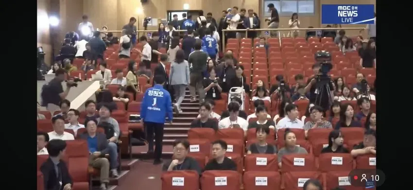 1ebec223e0dc2bae61abe9e74683726d32d4a2cbef7288a190a0613df9b5bd2ea8d8ec111a3e6a19457b574d649ea3c961afaa