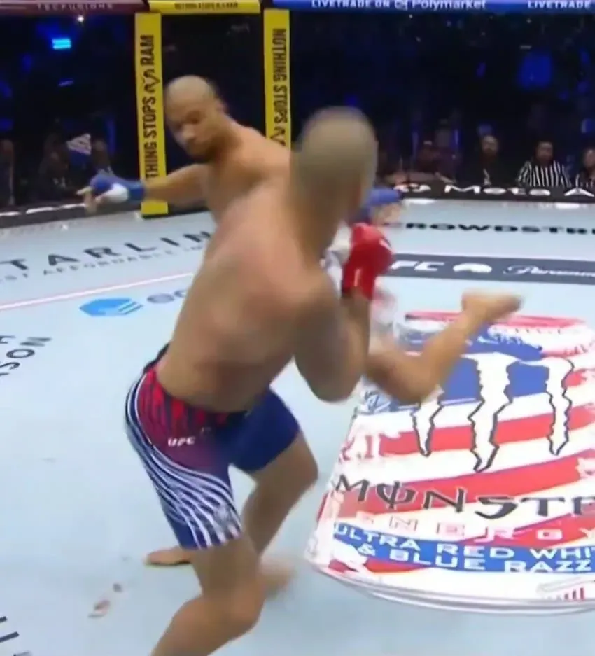 38bbd32be8d375f43eed80e540807370ffb2d2df8b21f09f59dba705b79aaeb361dcabc93af548d708
