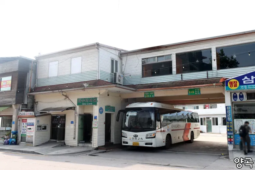 0490f719b5866ef720afd8b236ef203ed60a0e9da8da737b2272