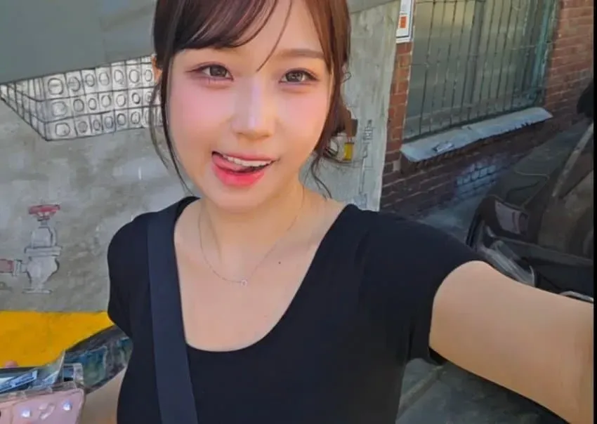 24bfef28e0c56aeb3cef84e34687766872c96463ee2bf35dd538d4517e82f729dd23d9348b9da57476976098c07c012805