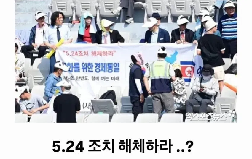 1ebec223e0dc2bae61abe9e74683726d31d6a2cbee7688a190a3612df8b39d3a4f8fc62123419b62c3b6db5c88a937874022d0c2