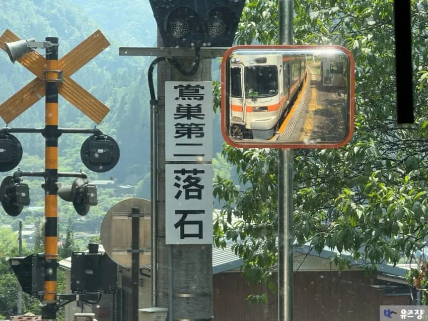 0bec8171c6f061f223e686e24e9c70644ac3240fa168c84186d7e22a107ab1ac5e580b5553244b1a416149d8e3b2c71d5a421b69