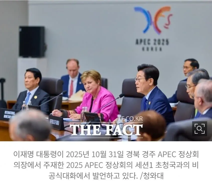 1ebec223e0dc2bae61abe9e74683726d32d4a1cbee7488a290a06127feb28636b1c0de2e2e8a44f5a2702ea38f725f3282